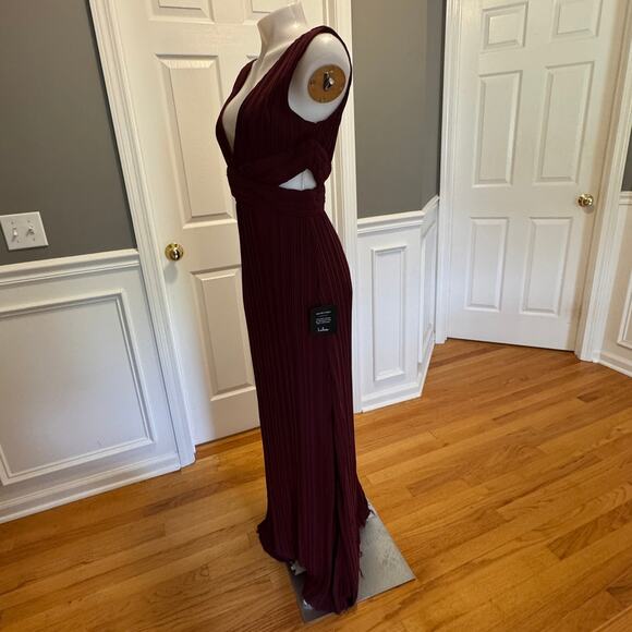 Lulus Burgundy Plisse Cutout Sleeveless Long Maxi Dress Size Medium BNWT - Picture 9 of 16